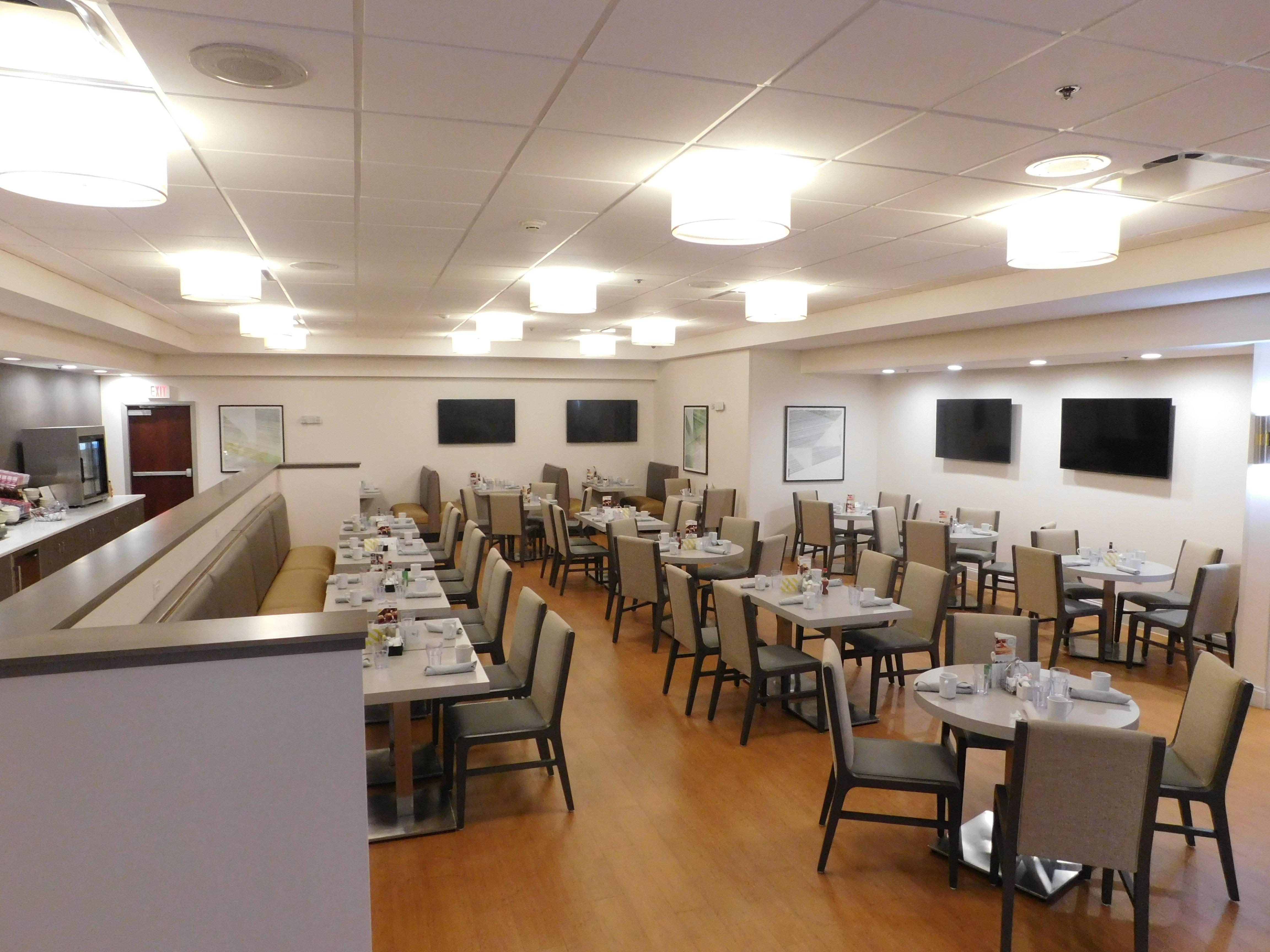 Holiday Inn Hotel & Suites Rochester - Marketplace By Ihg Экстерьер фото
